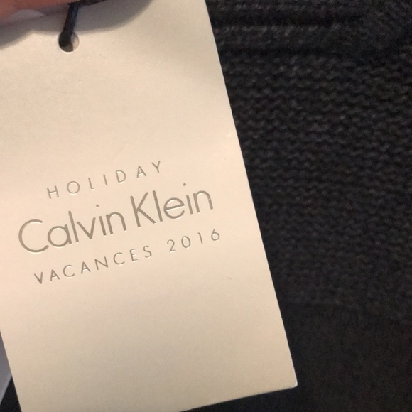 Calvin Klein Sweater - Picture 5 of 9